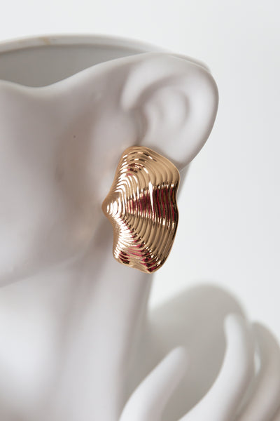 Mollusk Earrings (Gold)
