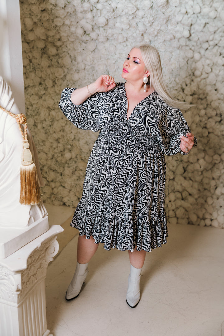 Colla Voce Short Dress in “B&W Swirl”