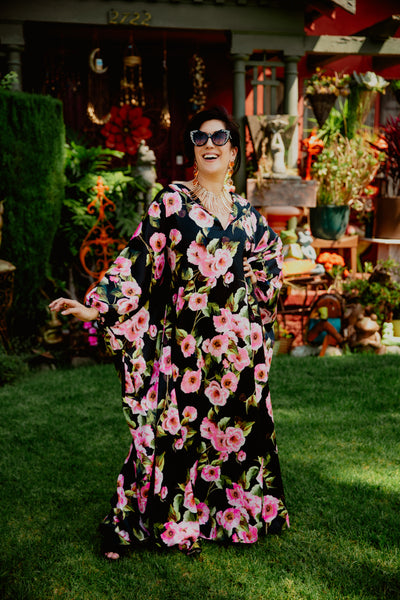 Glissando Kaftan in “Flora”