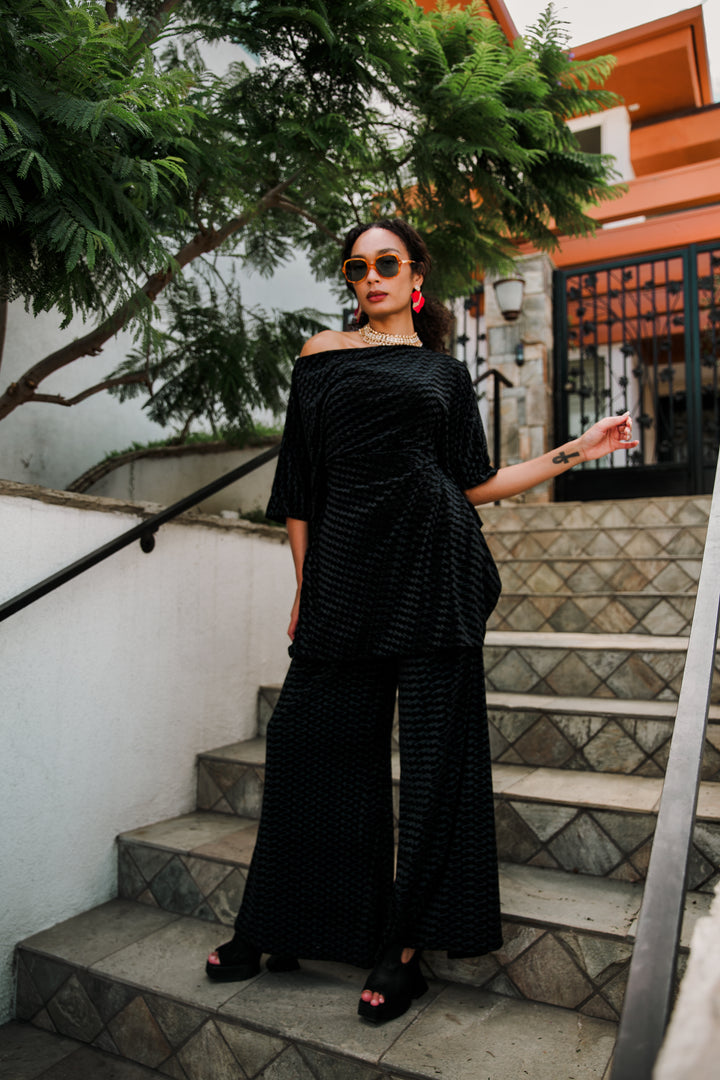 Halftan in "Zig Zag Velvet" (Black)