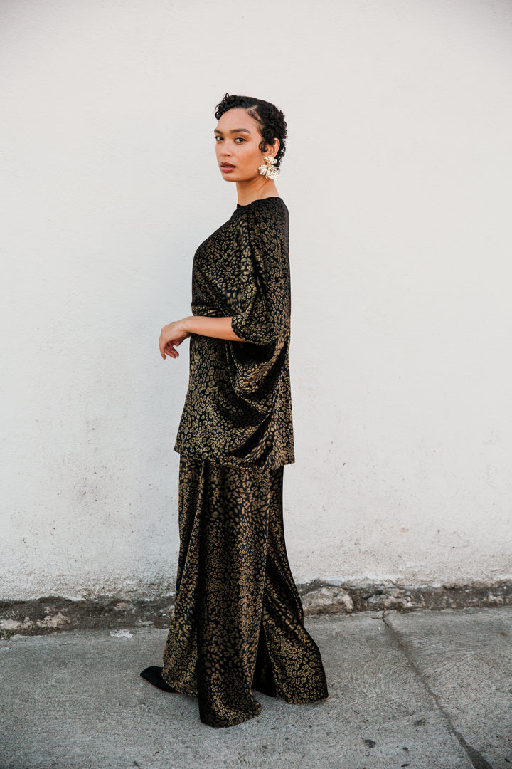 Halftan in "Gold Foiled Leopard"