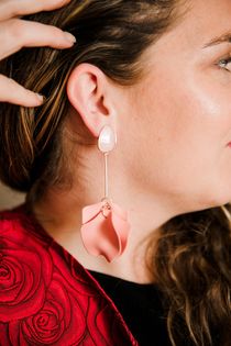 Hanging on a Thread Earrings (Pink)