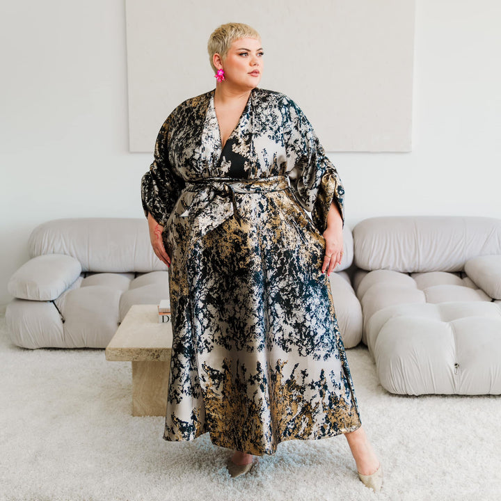 Parisian Coat in “Elektra"