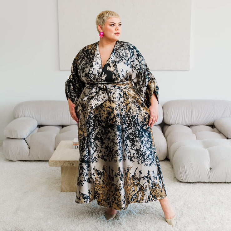 Parisian Coat in “Elektra"