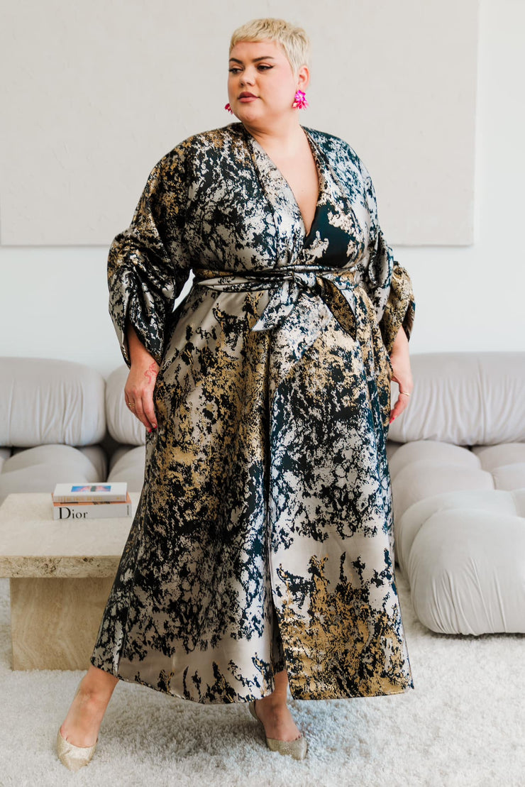 Parisian Coat in “Elektra"