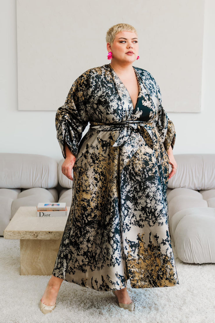 Parisian Coat in “Elektra"