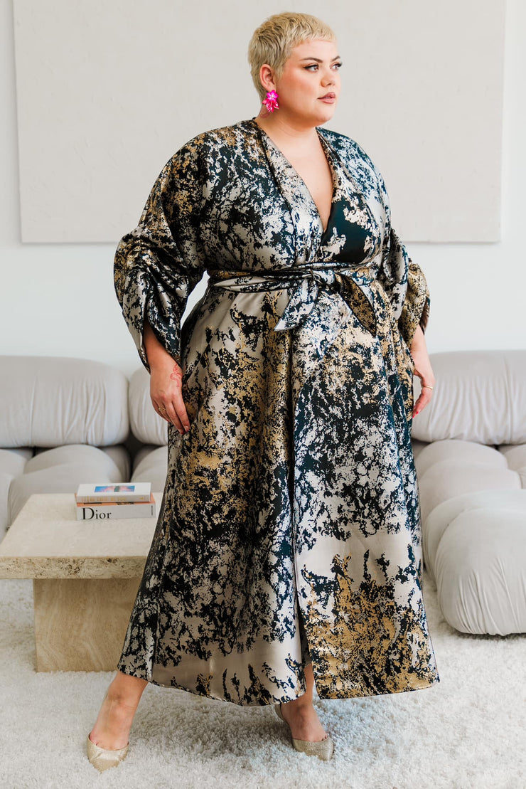 Parisian Coat in “Elektra"
