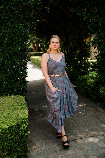 V is for Vinnik Dress in “Nine to Five"