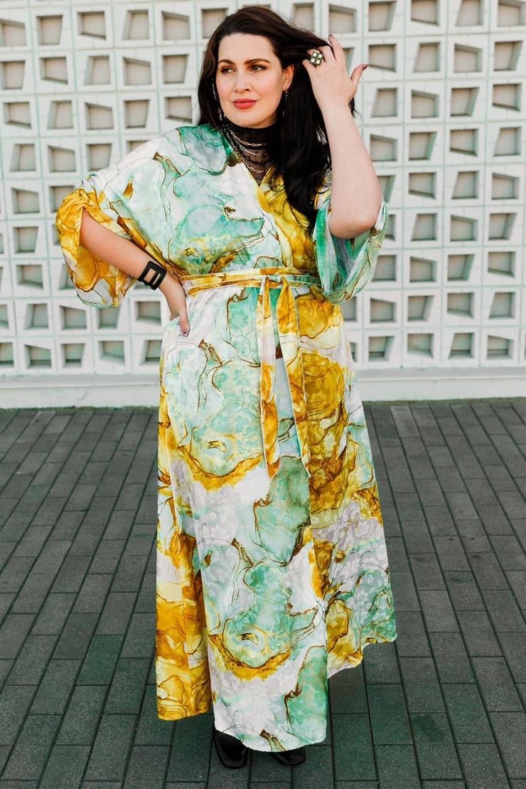 Downstage Duster in "Hypnotic Hues"