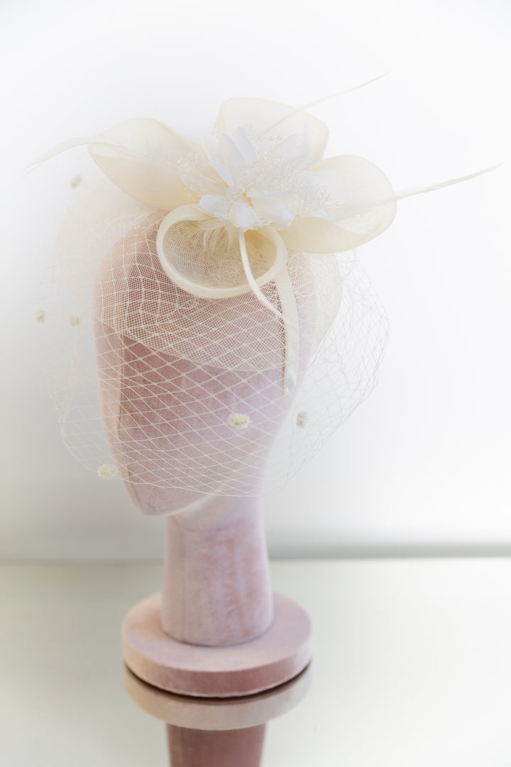Fascinator in “Swan”
