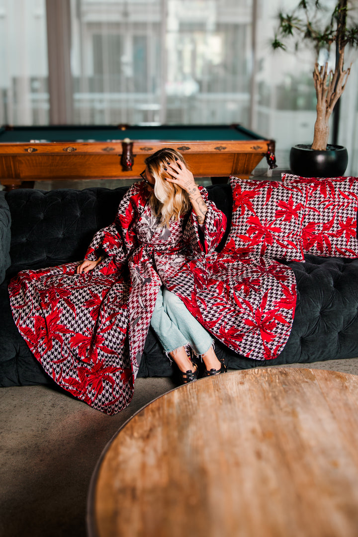 Pillow in “Piquè Houndstooth"