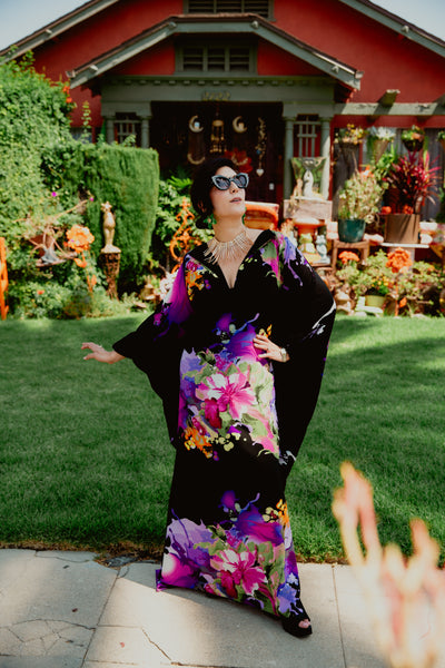 Glissando Kaftan in “J’Nai”