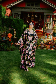 Glissando Kaftan in “Flora”