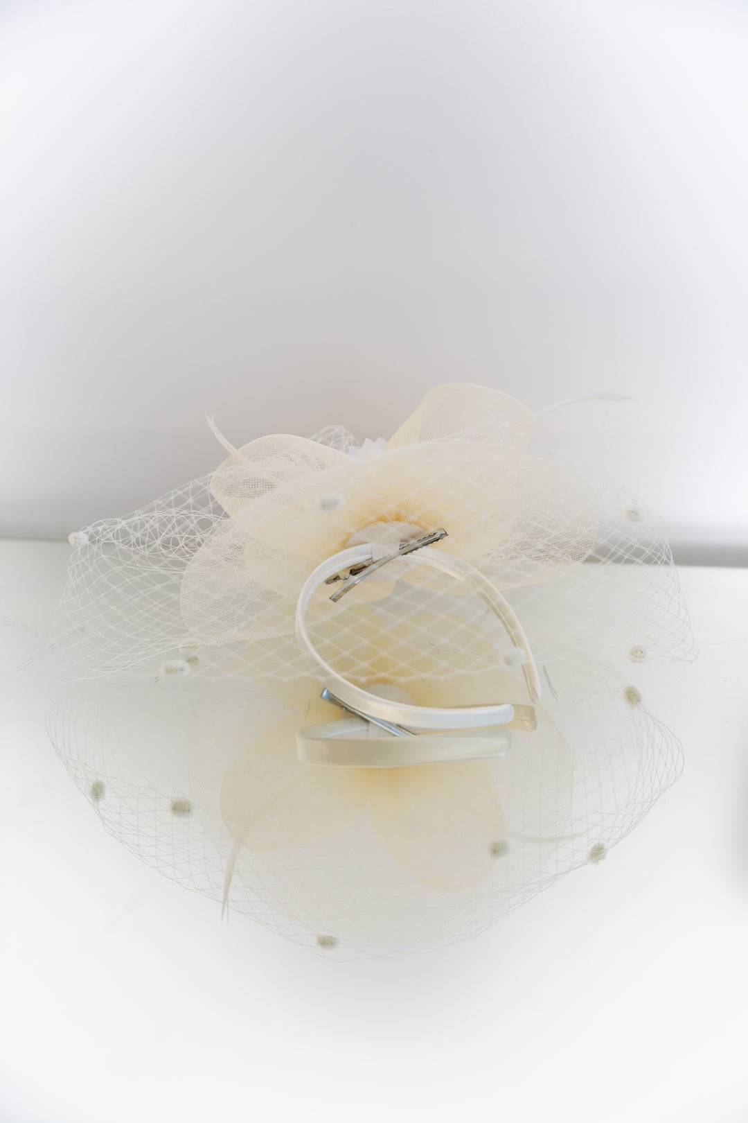 Fascinator in “Swan”
