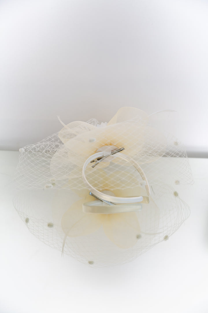 Fascinator in “Swan”
