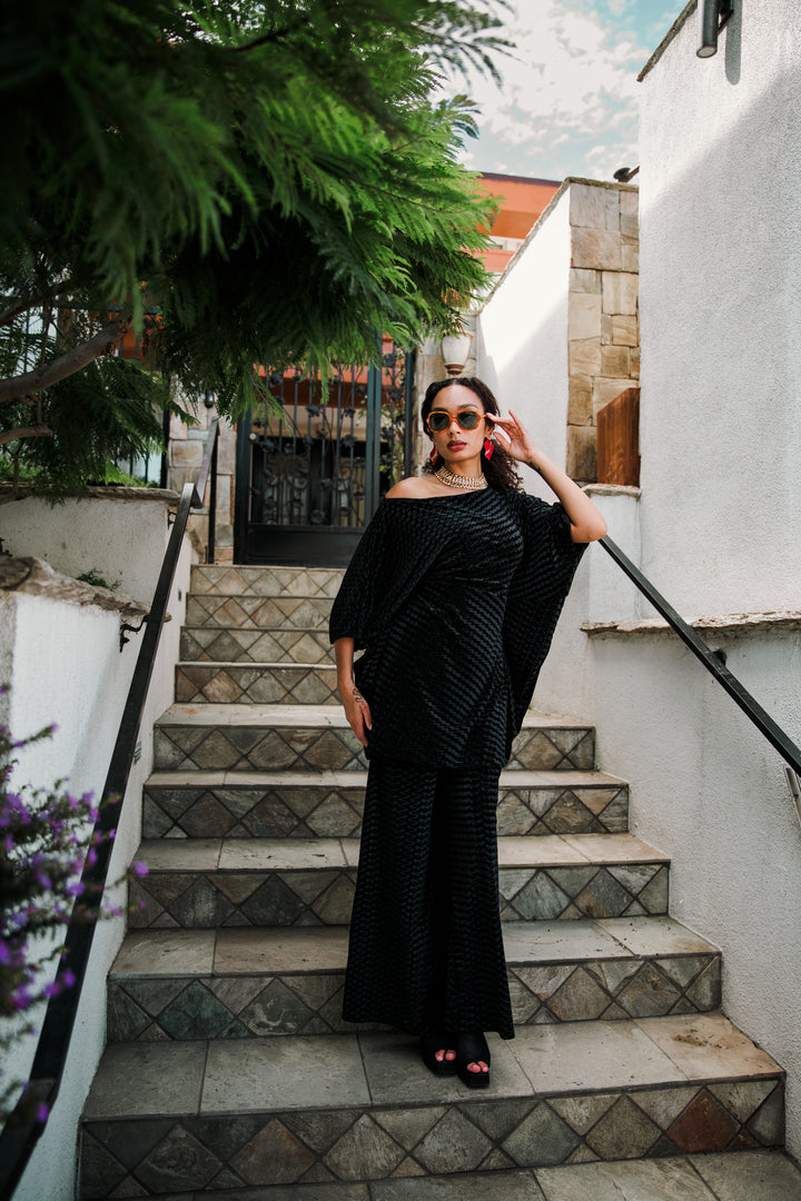 Halftan in "Zig Zag Velvet" (Black)