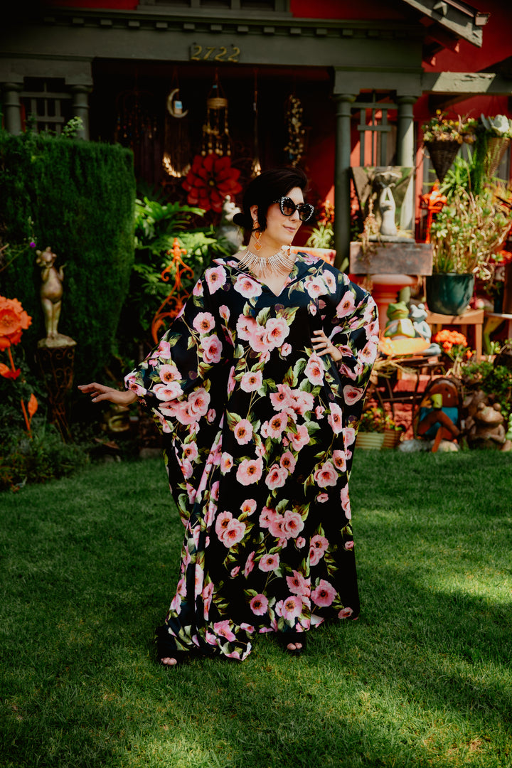 Glissando Kaftan in “Flora”