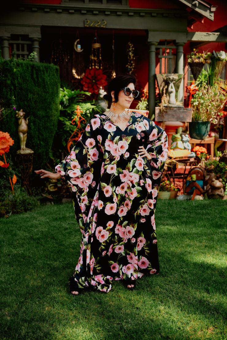 Glissando Kaftan in “Flora”