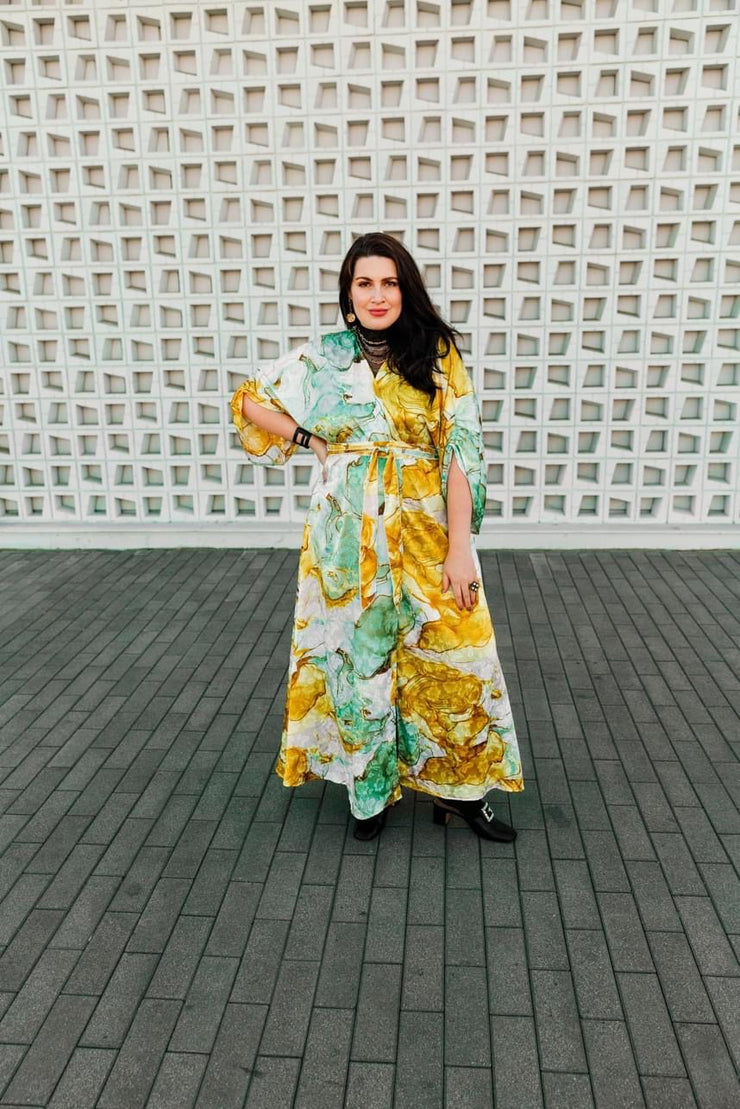 Downstage Duster in "Hypnotic Hues"