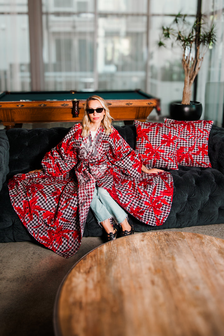 Pillow in “Piquè Houndstooth"