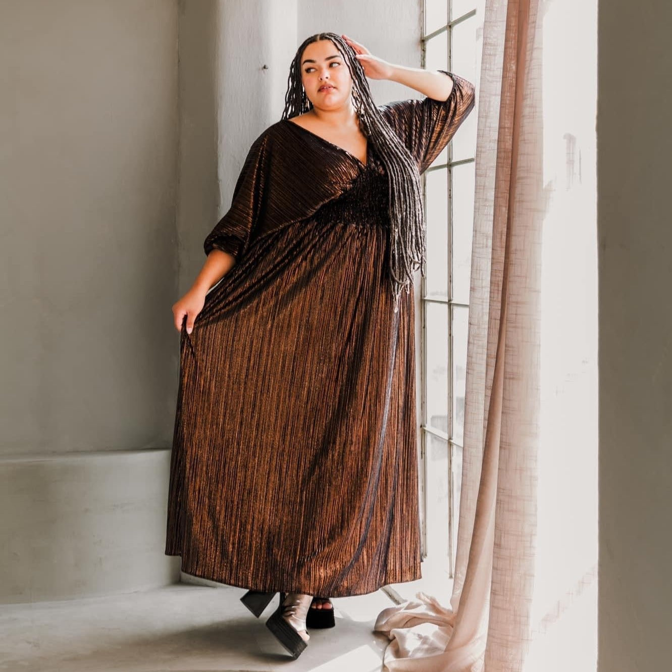 Colla Voce Dress in “Bronze Velvet” – byVINNIK
