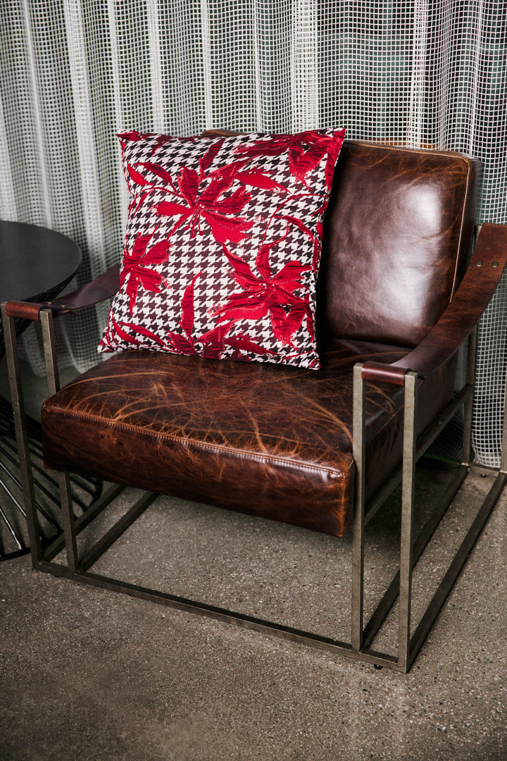 Pillow in “Piquè Houndstooth"