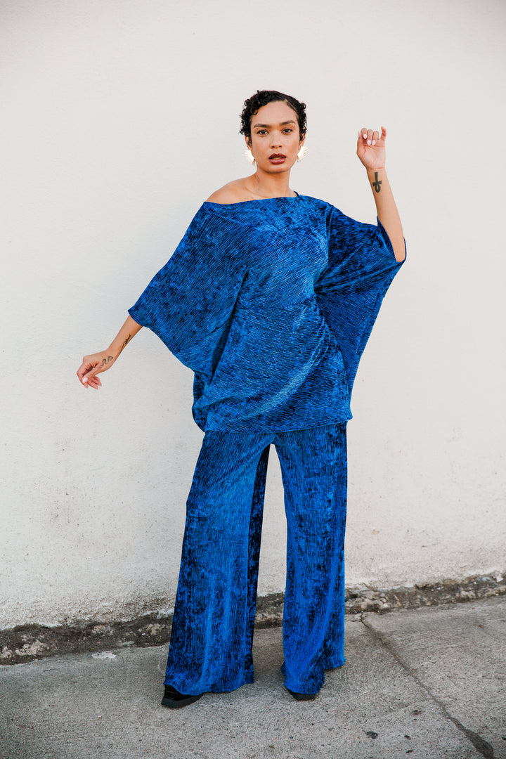 Halftan in "Crushed Slink Velvet (Blue)