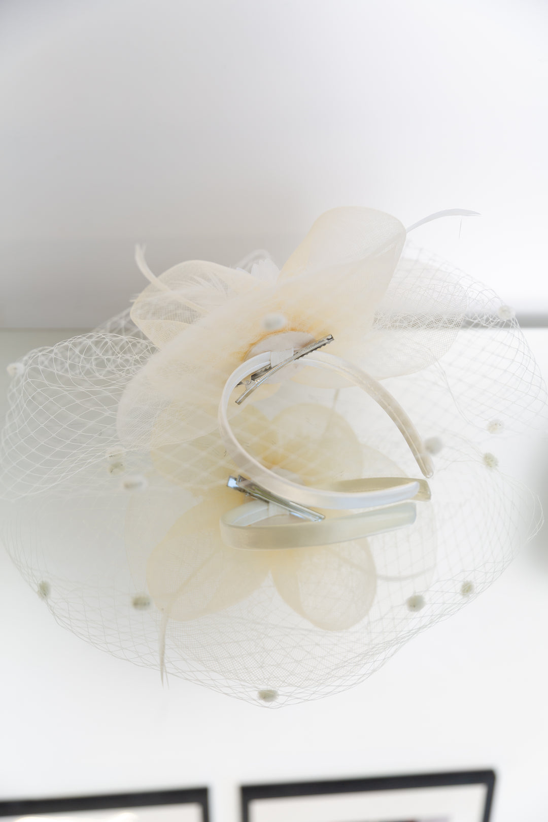 Fascinator in “Swan”