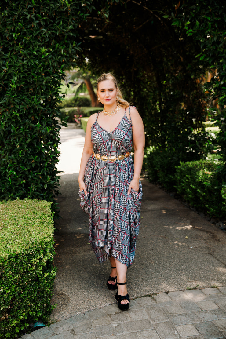 V is for Vinnik Dress in “Nine to Five"