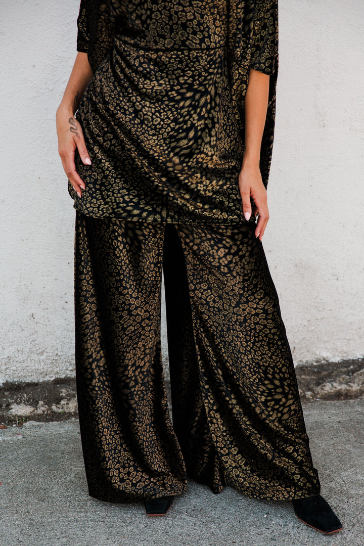 Halftan in "Gold Foiled Leopard"