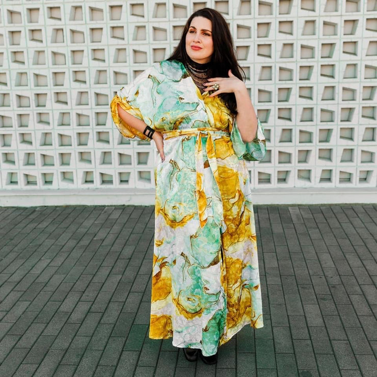 Downstage Duster in "Hypnotic Hues"