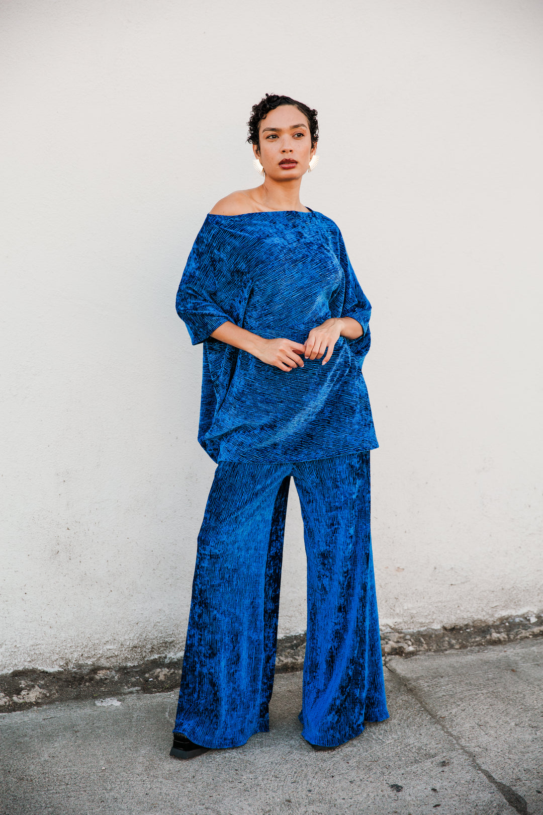 Halftan in "Crushed Slink Velvet (Blue)