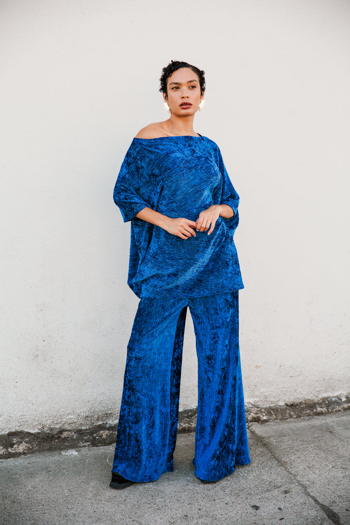 Halftan in "Crushed Slink Velvet (Blue)