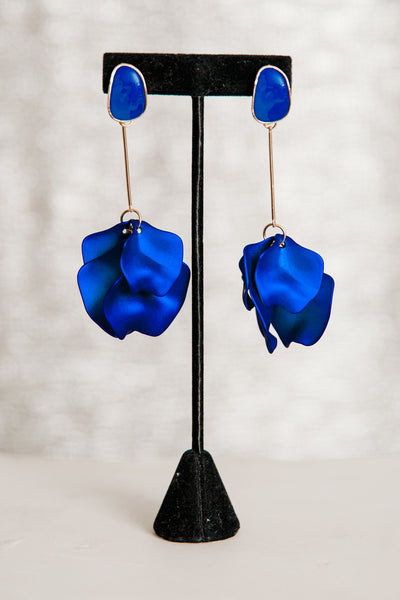 Hanging on a Thread Earrings (Blue Metallic)