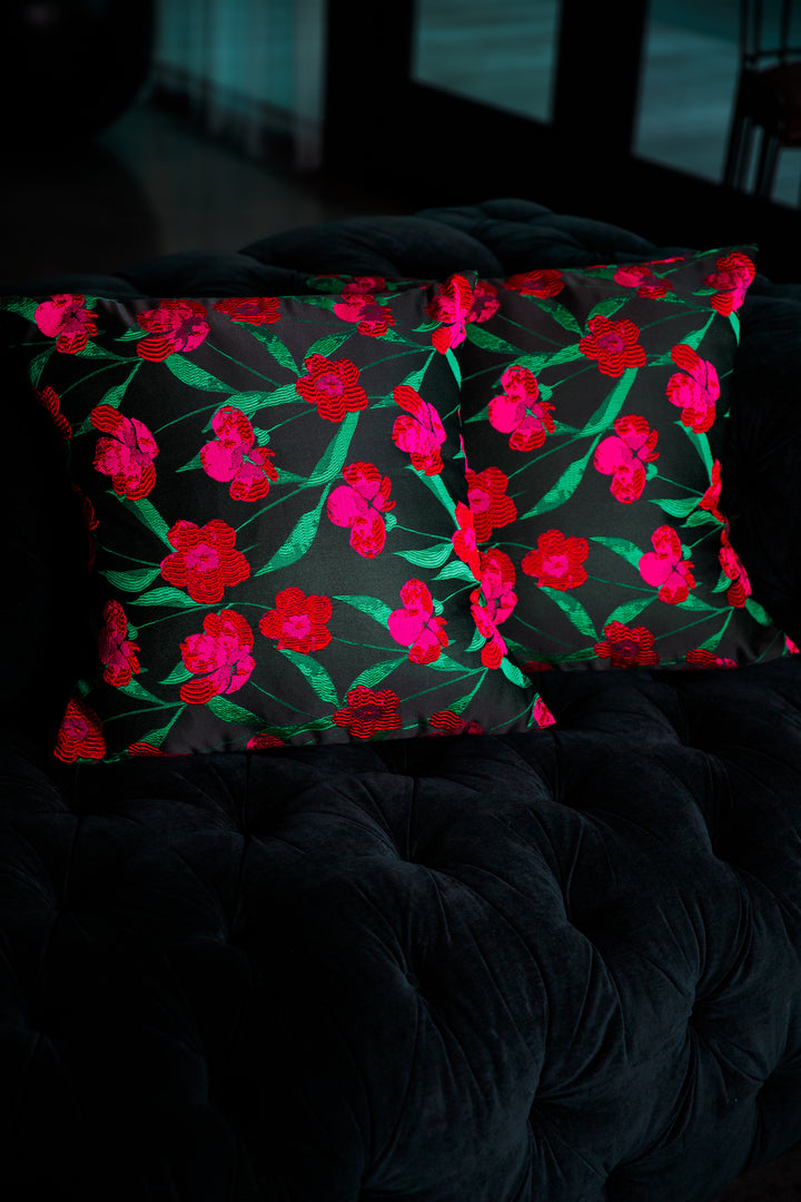 Pillow in “Zaza" (Pink)