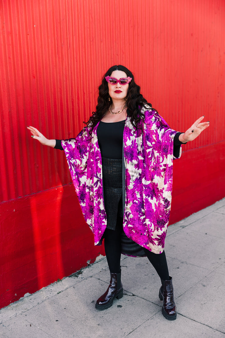 Coloratura Cape "Fuchsia Flower Velvet"