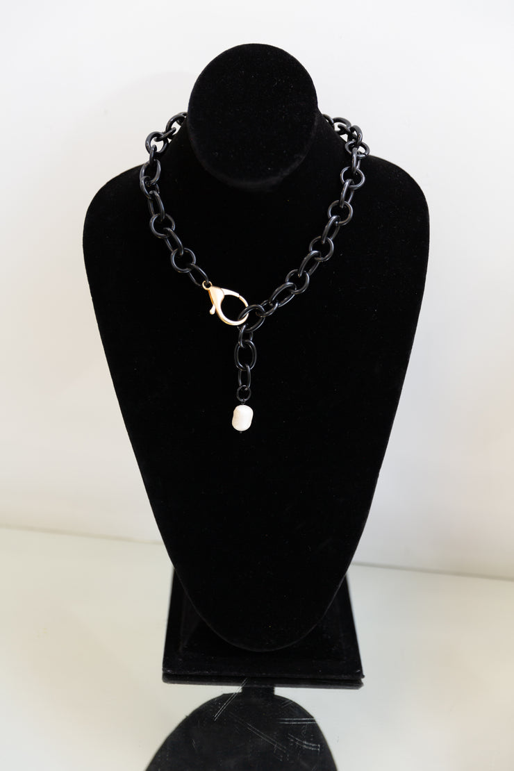 Escape From Paris: Y Necklace (Black)