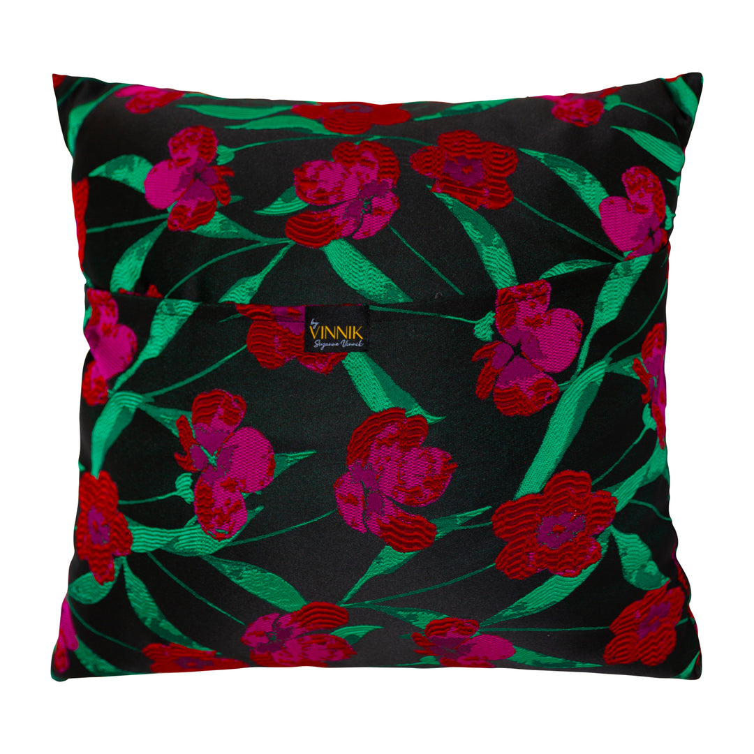 Pillow in “Zaza" (Pink)