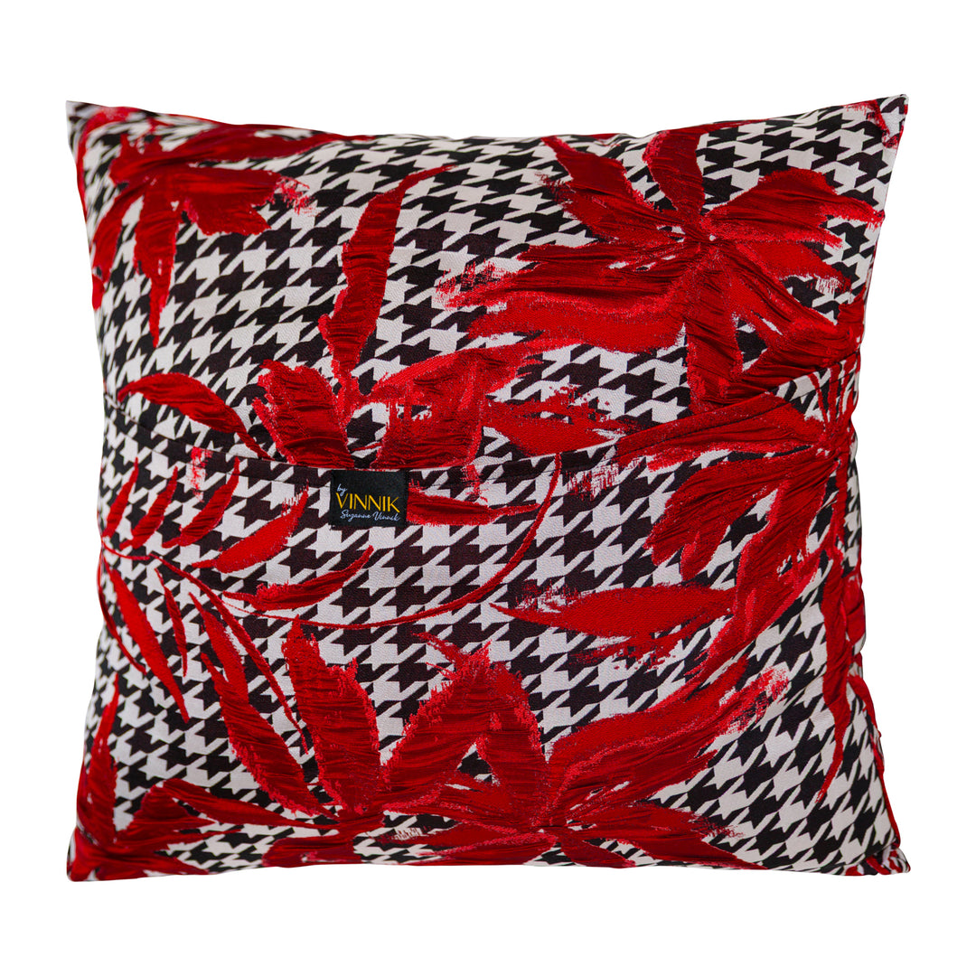 Pillow in “Piquè Houndstooth"