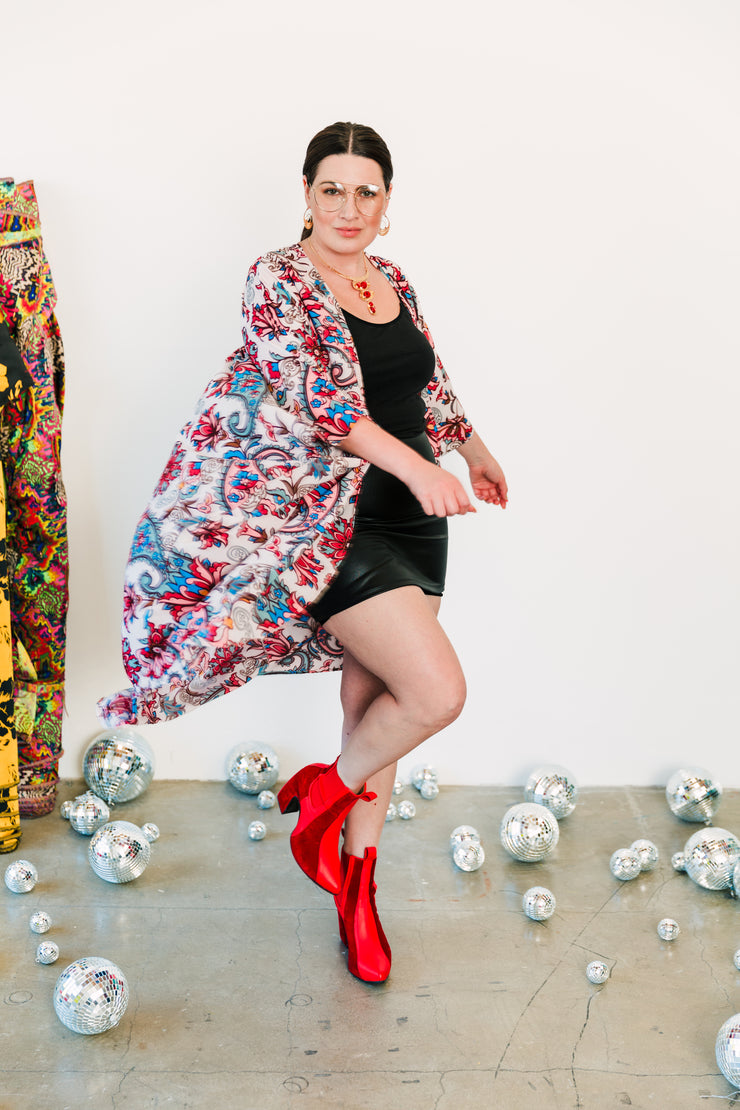 Coloratura Cape in "Austin" (White)