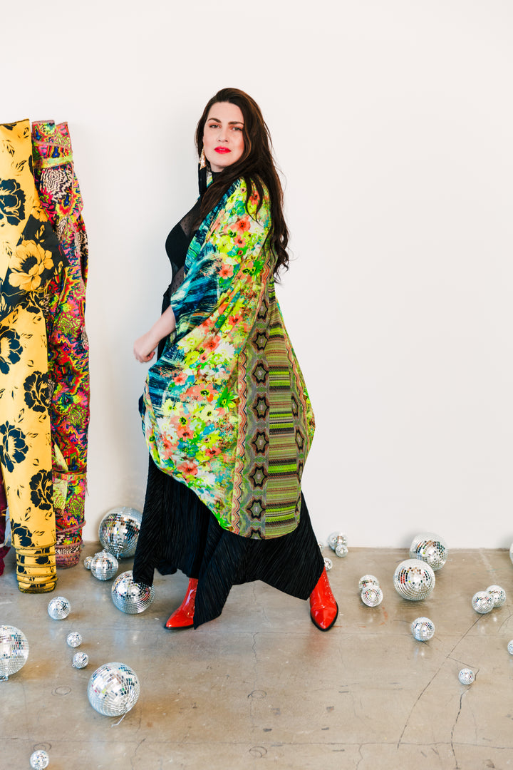 Coloratura Cape in "Cape Cod"