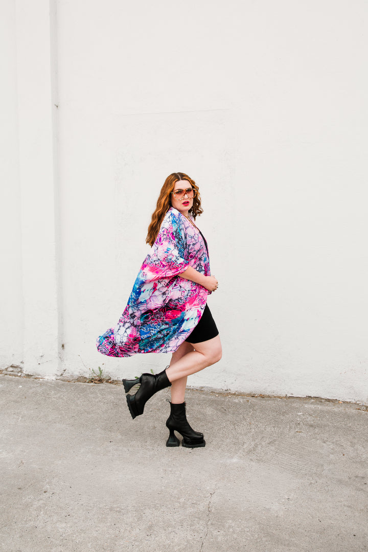 Coloratura Cape in “Patty" (Pink)