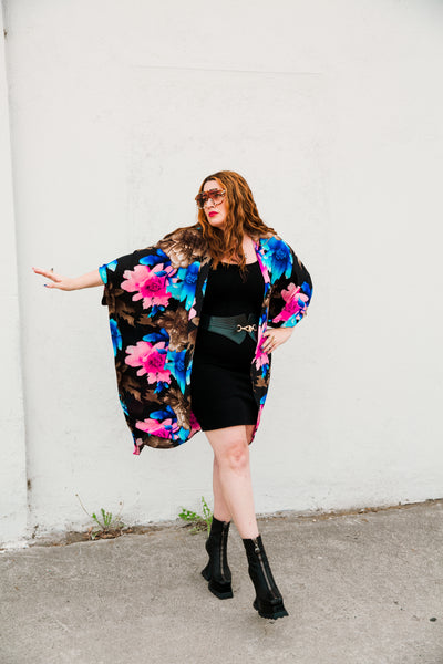 Coloratura Cape in "Cara" (Pink)
