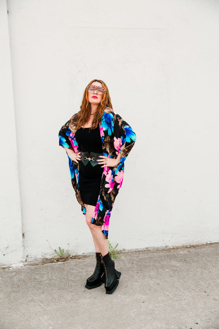 Coloratura Cape in "Cara" (Pink)