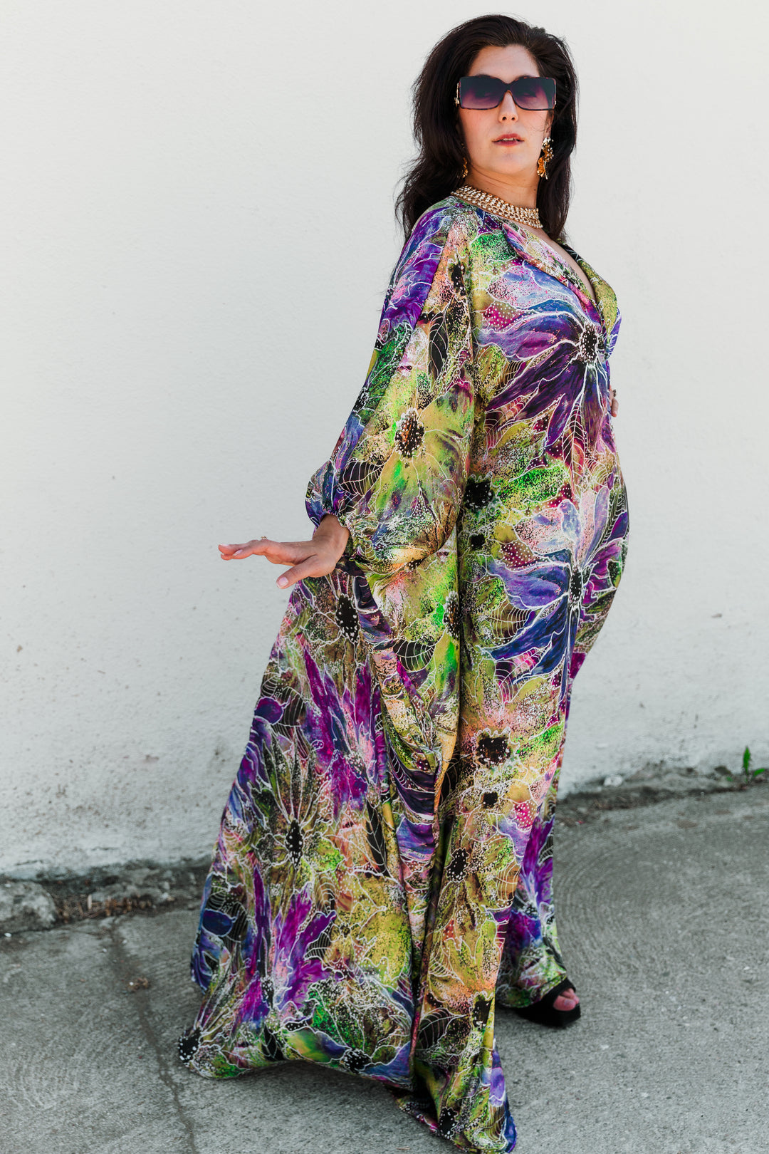 Glissando Kaftan in “Marian”