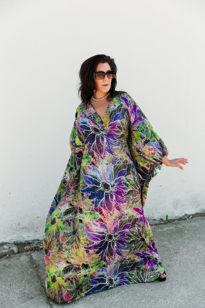 Glissando Kaftan in “Marian”