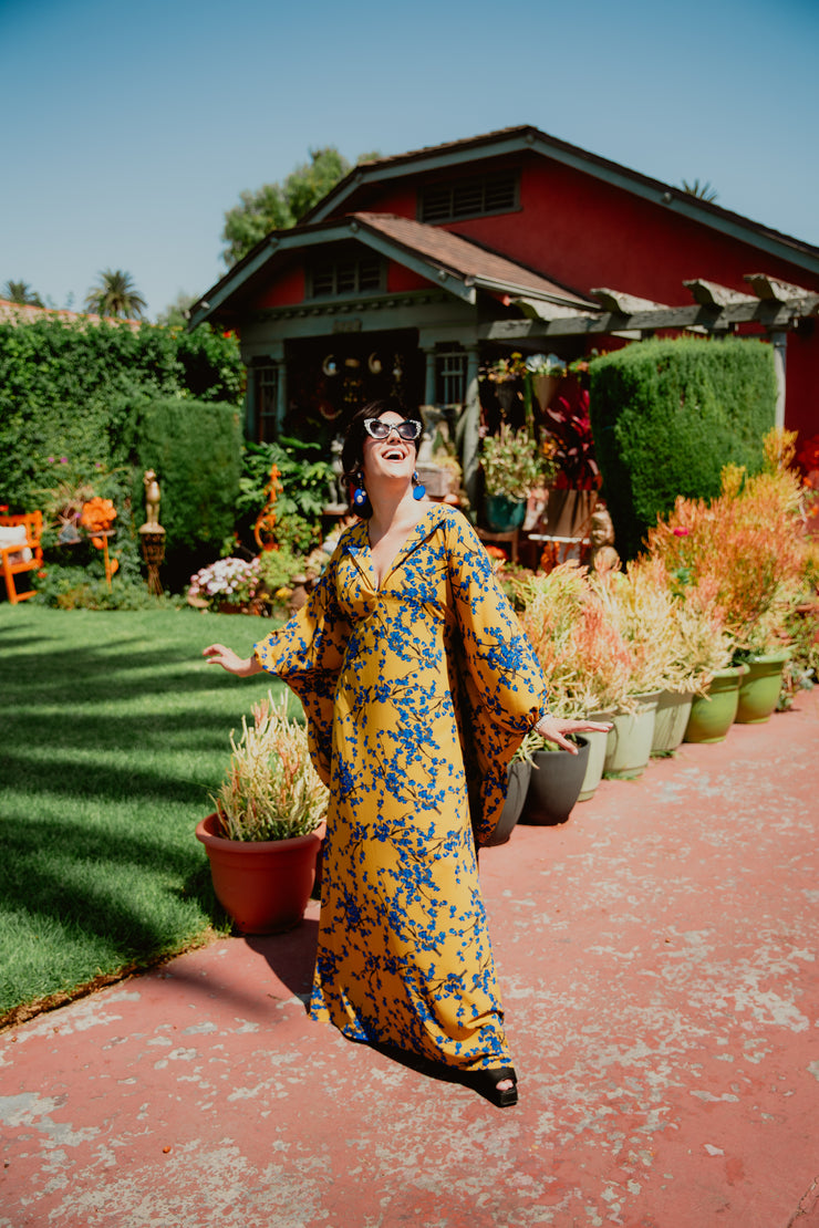 Glissando Kaftan in “Kirsten”