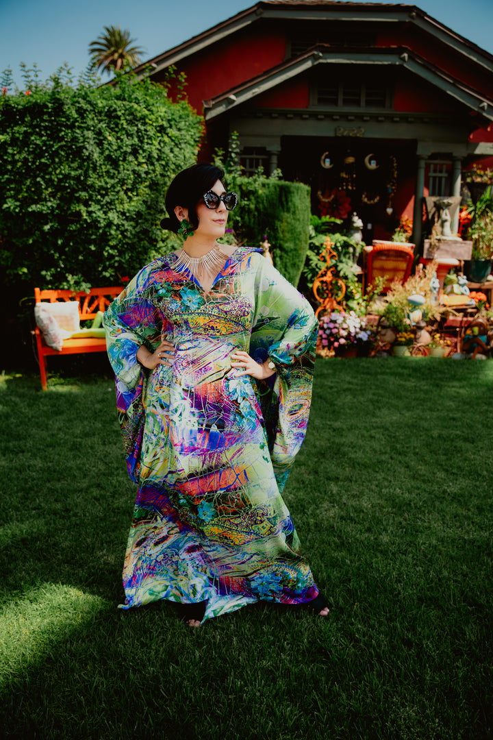 Glissando Kaftan in “Patty”