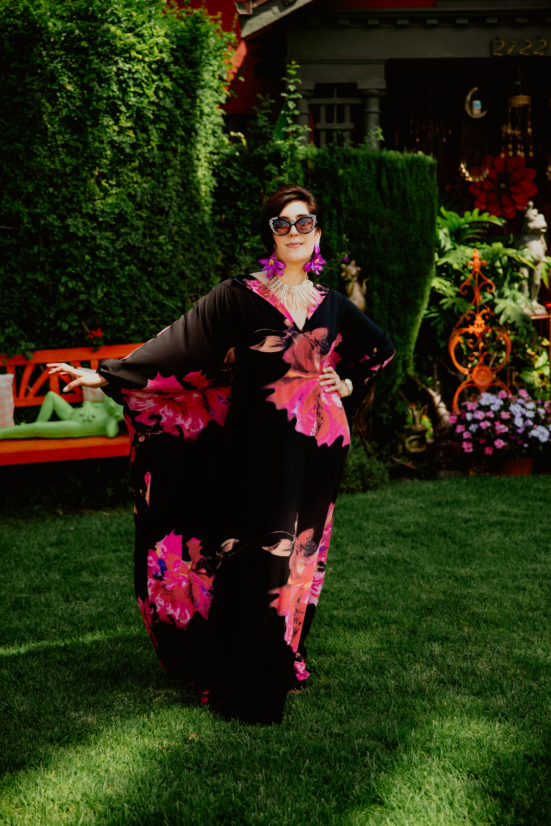 Glissando Kaftan in “Janai”