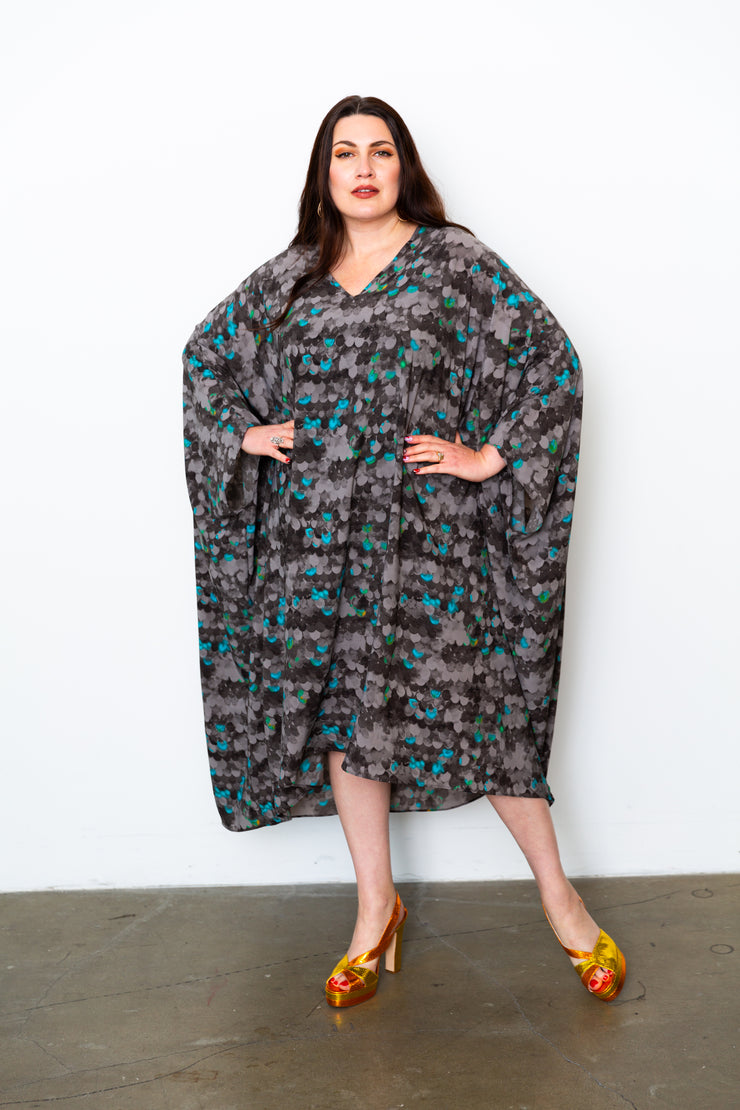 Kaftan in "Firefly Village” (Midi)